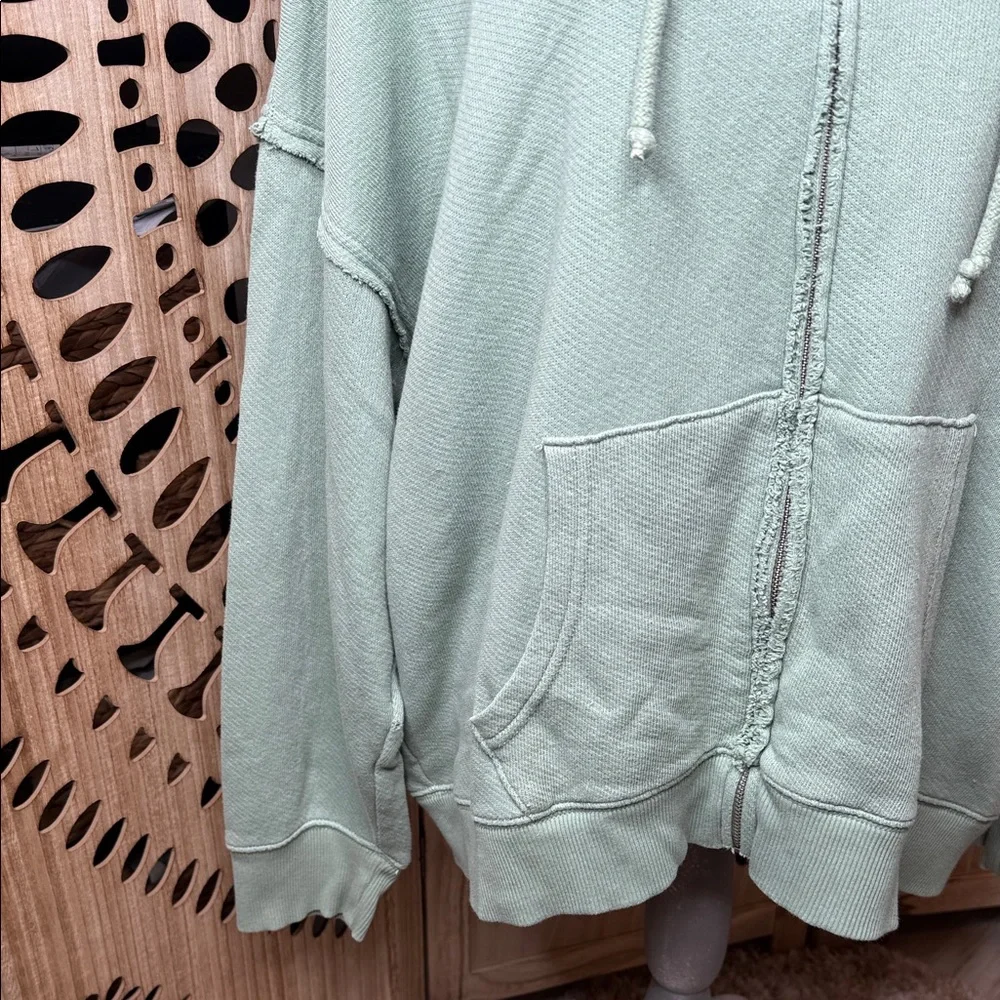 American Eagle Outfitters Green Hoodie Sweater - Picture 3 of 9